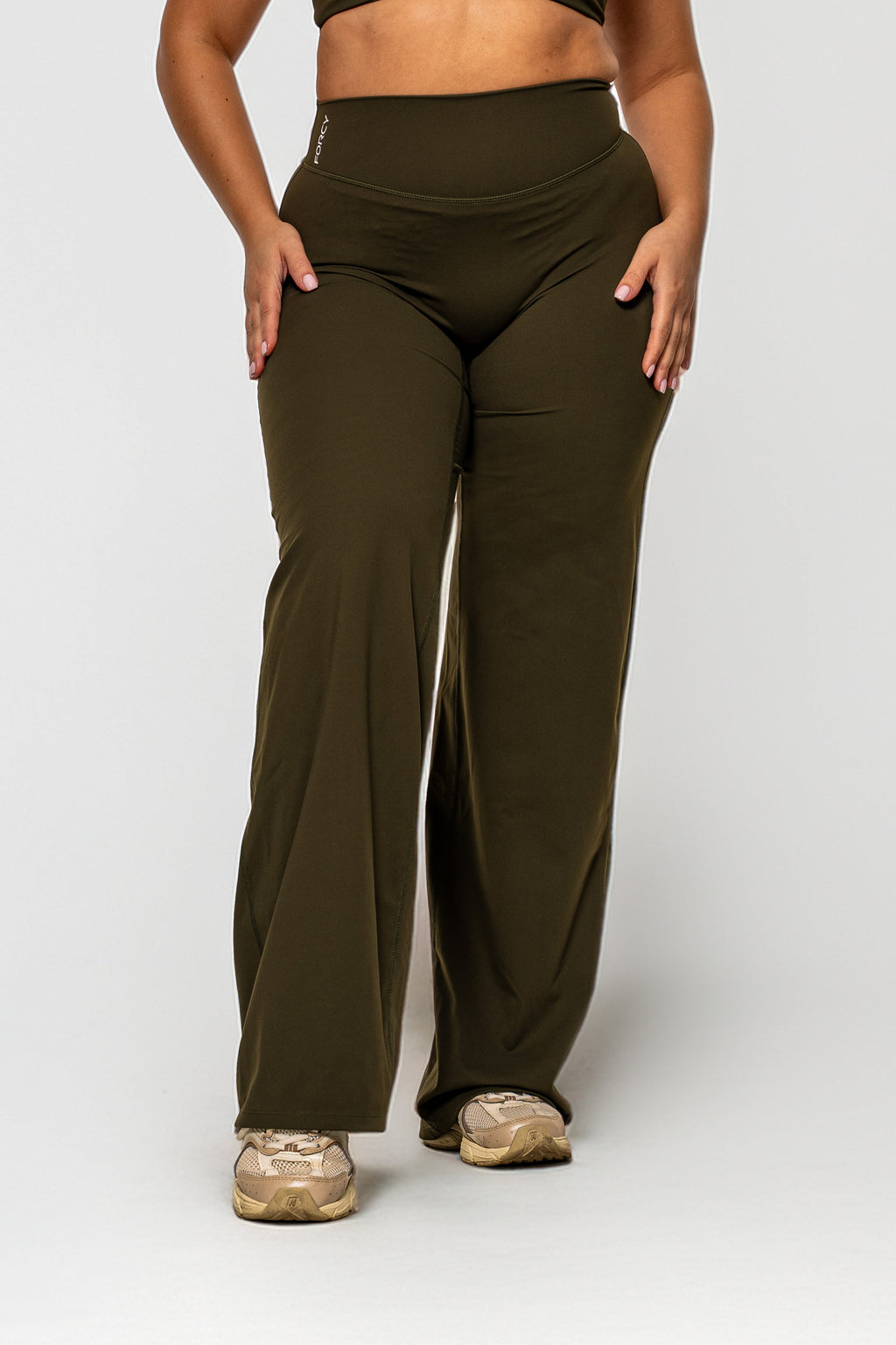 CLOUD straight leg byxa- Khaki